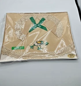 Vintage Small Irish Linen Tablecloth dresser cloth embroidered - Open Package! - Picture 1 of 5