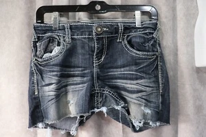 Ariya Jeans Junior's Blue Distressed Frayed Embellished Denim Shorts Size 3/4 - Picture 1 of 3