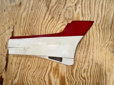 Cubierta lateral derecha Honda VF500 Interceptor VF 500 83600-KE7-0000 Foto 1 de 2