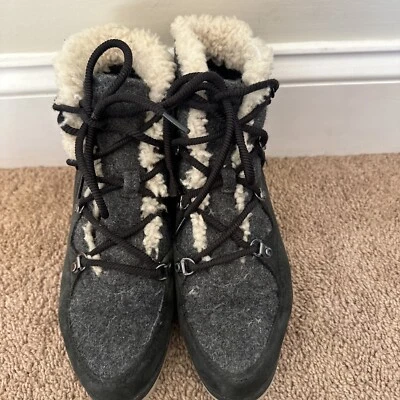 Botas alpinas Sorel Sneakchic piel de oveja al tobillo talla 8,5 gris/negro botines con cordones Foto 1 de 4