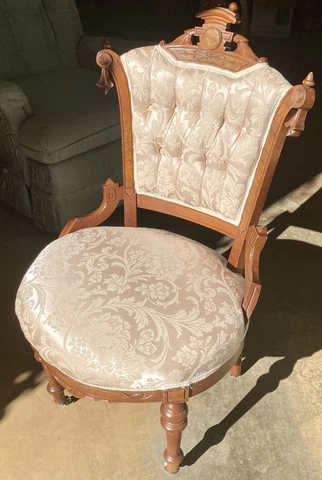 ANTIQUE VTG CARVED WOOD UPHOLSTERED CHAIR Cover