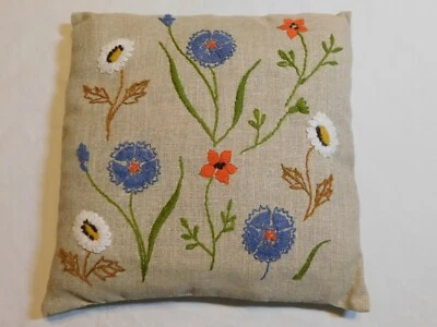 VTG CREWEL EMBROIDERED PILLOW FLORAL BURLAP FLOWERS HANDMADE 12" x 12" - Image 1 of 4