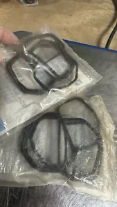 Ford F57Z-9E436-AA Gaskets 2 Packages Of 3 Each (b) - Bild 1 von 2