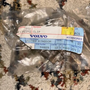 VOLVO NOS TRIM CLIP 1392392 FOR 740 760 940 960 & V90 - Picture 1 of 2
