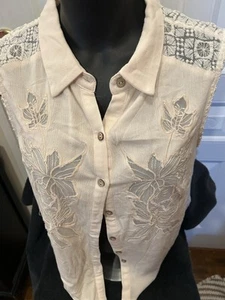 Miss Me Cream With Lacey Embellished Size Large Sleeveless Button Down Top - Picture 1 of 4