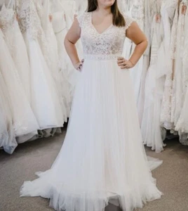 New bohemian plus size wedding dress bridal size 28 fits a size 20 - Picture 1 of 1