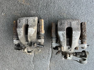 2005 VAUXHALL ZAFIRA 1.8 PETROL REAR BRAKE CALIPERS PAIR - Picture 1 of 5