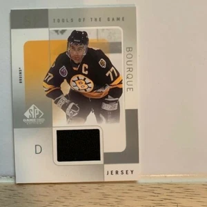 2001 Upper Deck Tools of the Game Raymond Bourque SP Authentic Game Used - Picture 1 of 2