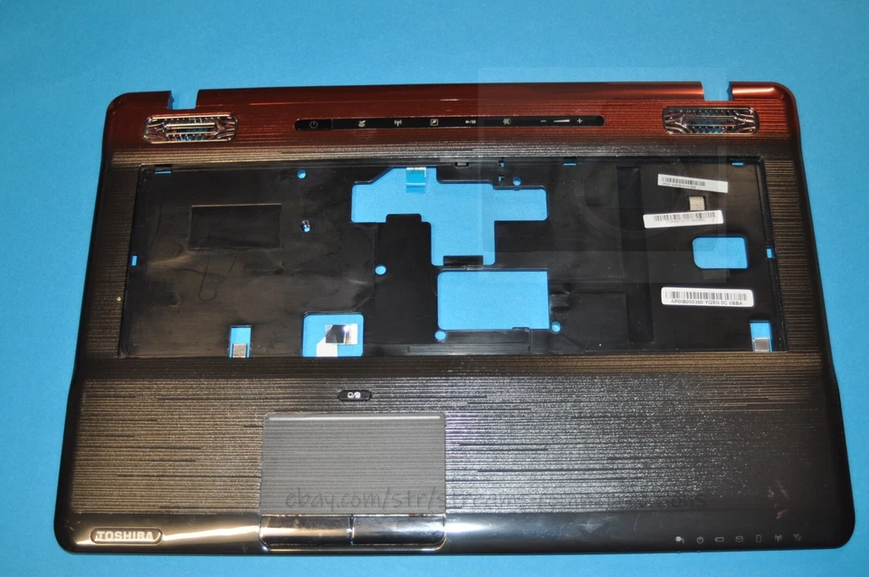 Reposamanos para portátil TOSHIBA Qosmio X775-Q Series 17,3" con panel táctil K000126790 Foto 1 de 4