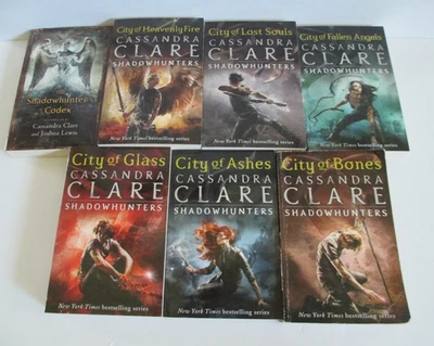 Cassandra Clare The Mortal Instruments A Shadowhunters Set of 7 Books Paperback Foto 1 de 4