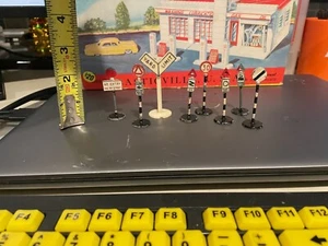 Model Train Miniature Yard Signs - Picture 1 of 1