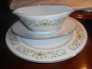 Sterling Fine China, Florentine, Gravy Boat Attached Under-plate &1 dinner plat - Picture 1 of 7