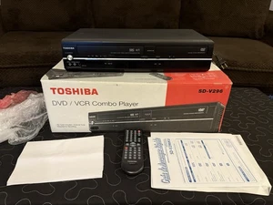 Toshiba VHS HiFi DVD Videorecorder Kombi SD-V296 Player Recorder Fernbedienung 2012 getestet funktioniert - Bild 1 von 9