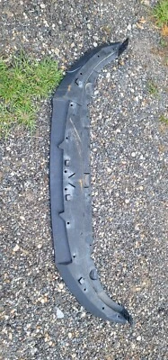 Ford Mustang 2005-2014 V para-choque dianteiro lábio AR3V-17D997-ADW - Imagem 1 de 4