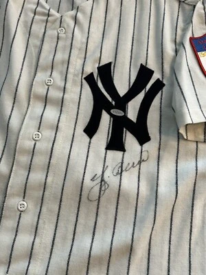 Camiseta Autografiada Yogi Berra Yankees JSA LOA Lana, Cosida, Mitchell & Ness Foto 1 de 4