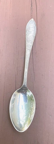Valley Forge Pennsylvania Sterling Silver 18g Souvenir Spoon Cover