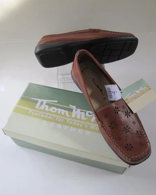 NUEVO Mocasines Thom McAn de Cuero Marrón para Mujer Talla 7.5 Cómodos Sin Cordones Foto 1 de 4