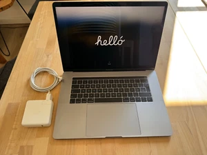 Apple MacBook Pro 15.4" (2019) - Excellent équipement - 32 Go RAM - SSD 1 To - Vega 20 - Photo 1/12