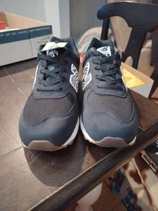 New Balance 574 Woman's Zebra Stripes Athletic Running Shoes Size 7US New - Picture 1 of 6