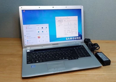 Samsung R730 Laptop | 17.3 Zoll | Intel Core i5 | 8/120 GB | Akku top | weinrot - Bild 1 von 4