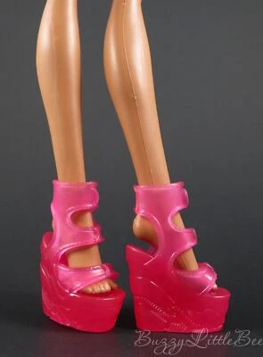 Monster High Doll G3 Clawdeen Wolf Scare-adise Island Pink Sandal Shoes - Image 1 of 4
