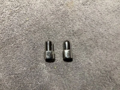 1937-1948 FORD CAR SPINDLE STOP NUTS IN POLISHED STAINLESS STEEL (1 PAIR) — 第 1/4 张图片