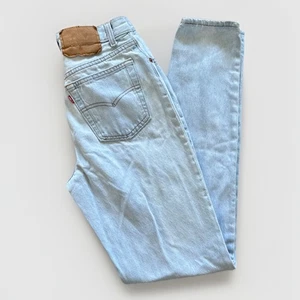 Vintage Levi’s 501 Mujer’s 24 x 31 Botón Mosca Pierna Recta Cónico Años 90 - Imagen 1 de 10