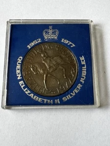 Queen Elizabeth II Silver Jubilee Commemorative Crown Coin (1977) - Picture 1 of 2