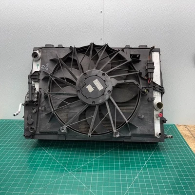 06-10 BMW E60 E61 528i 530i RADIADOR AC CONDENSADOR REFRIGERACIÓN VENTILADOR CUBIERTA CONJUNTO OEM Foto 1 de 4