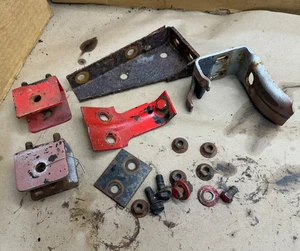 76-86 Jeep CJ 7 OEM Soporte de montaje de neumático de repuesto Soporte de montaje Pestillo exterior interior - Imagen 1 de 17