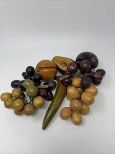 MCM Lote de Frutas de Madera Tallada Retro Pintada 8 Piezas Plátano Uvas Aguacate - Imagen 1 de 18
