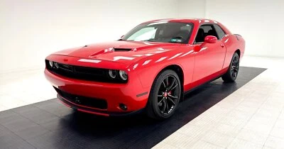 2018 Dodge Challenger SXT - Image 1 of 4