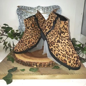Botas al tobillo para mujer FOREVER21 con estampado de leopardo talla 7 - planas (no tacones) - Imagen 1 de 11