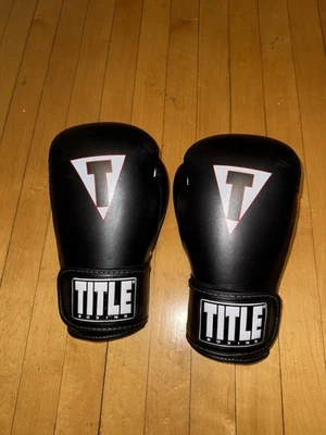 Guantes de Boxeo Title Negro 12oz Cuero Aerovent Cinético Foto 1 de 4