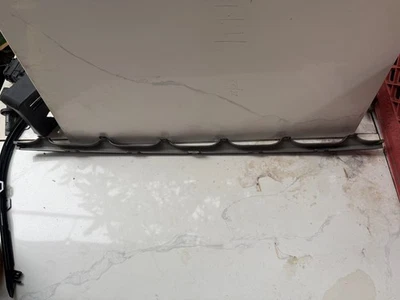 2021-2024 JEEP GRAND CHEROKEE GRADE DIANTEIRA SURROUND OEM PRETO CENTRO 68544254AA - Imagem 1 de 2