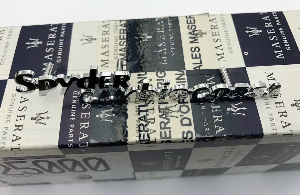 MASERATI SPYDER CAMBIOCORSA EMBLEMA NUEVO 66739600 Foto 1 de 1