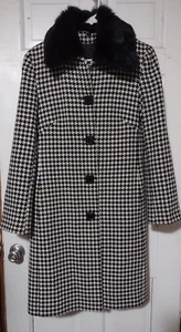WOMEN'S BLACK AND WHITE HOUNDSTOOTH REMOVABLE FUR COLLAR - SIZE MEDIUM - Picture 1 of 6