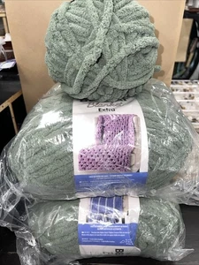 5 Skeins Yarnspirations Bernat Yarn Smoky Green Blanket LOT - NB50 - Picture 1 of 7