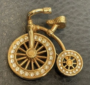 Spilla Triciclo Swarovski Firmata Cigno Cristallo Tono Oro Vintage Estate - Foto 1 di 7