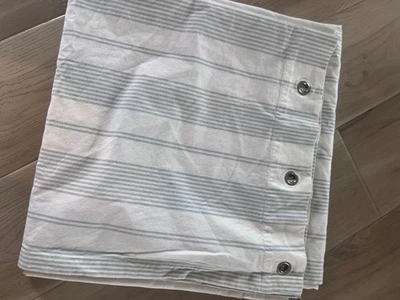 (Q) Cortina de ducha a rayas blanca azul claro algodón herrajes restauración usada en excelente estado  Foto 1 de 4