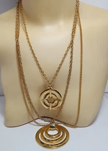 De Colección LISNER Círculos Colgante Cadena, Medio Círculos Articulados y Pendientes Oro LOTE 3 - Imagen 1 de 7