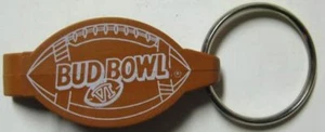 BUD BOWL VI, ABRIDOR DE BOTELLAS DE CERVEZA, llavero, llavero con fútbol americano, budweiser - Imagen 1 de 3
