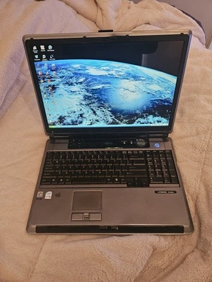 Fujitsu Lifebook N6420 Foto 1 de 4