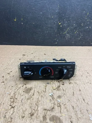 1997 - 2004 Ford Explorer F150 A/C Heater Climate Temp Control T8826 DG - Image 1 of 4