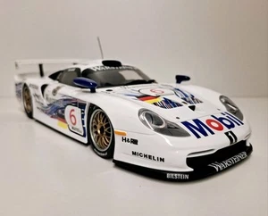 UT models Porsche 911 GT1 #6 T.Boutsen/H.J.Stuck modellino auto 1:18 - Foto 1 di 16