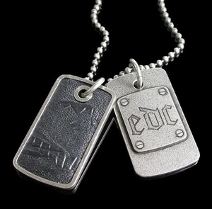 EDC by ESPRIT Kette EENL-10026 A 70 DOG TAG HALSKETTE 2x COOLE ANHÄNGER NEU - Foto 1 di 2