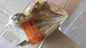 BMW 7 SERIES E23 REAR DOOR CATCH RIGHT HAND NEW GENUINE 51221885920 - Picture 1 of 2