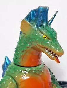 Titanosaurus Marusan Ocher Molding Green Painted Vinyl Figure Sofubi Kaiju Wars - Picture 1 of 6