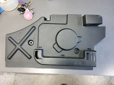 2004-2007 雪佛兰迈锐宝通行证右侧下仪表板装饰踢板原始设备制造商 — 第 1/2 张图片