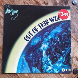THE MOODY BLUES - OUT OF THIS WORLD - BEST OF EX/EX+ VINYL LP - Foto 1 di 10